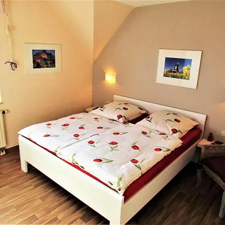 Holiday home Strandhaus 45481